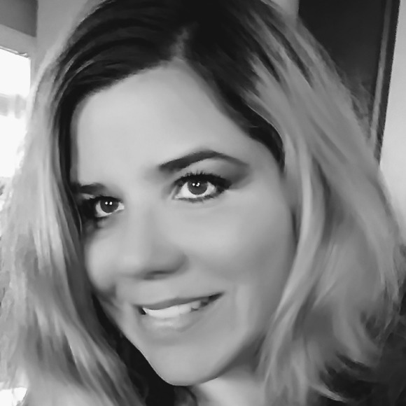 Meet your Posher, Shelly - Picture 1 of 1